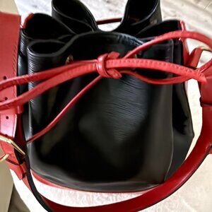 Authentic Louis Vuitton Epi Noe Bicolor Drawstring Bag